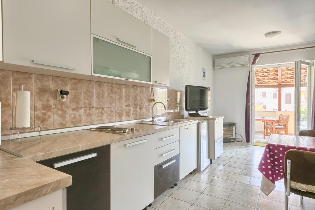 Apartments Veruda Porat พูลา ภายนอก รูปภาพ